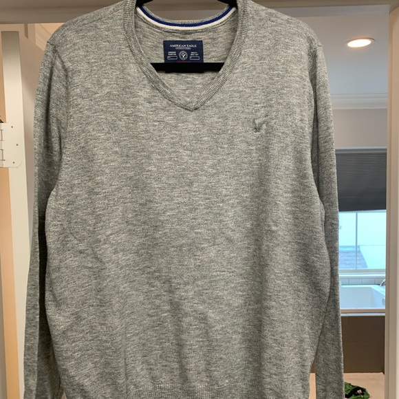 American Eagle V-Neck Sweater - Size Large - Lightly Used